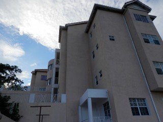 Leas Flat, Kingston / St. Andrew, Jamaica - Apartment for Sale